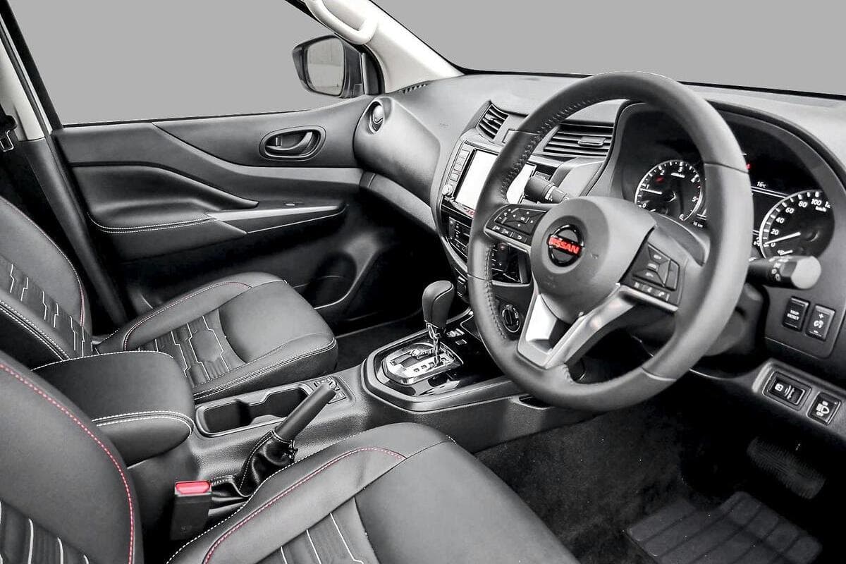 2024 Nissan Navara PRO-4X Warrior D23 Auto 4x4 MY24 Dual Cab image 9
