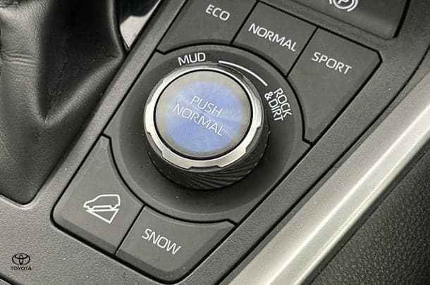 2022 Toyota RAV4 Edge AWD image 16