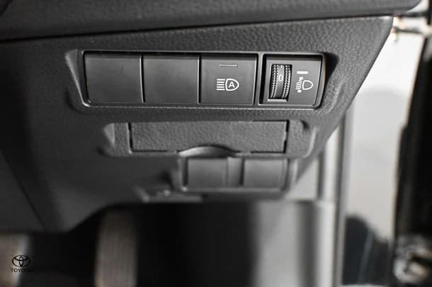 2023 Toyota Corolla Cross Petrol GX image 17