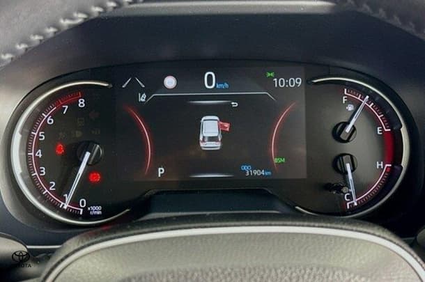2022 Toyota RAV4 GXL image 19