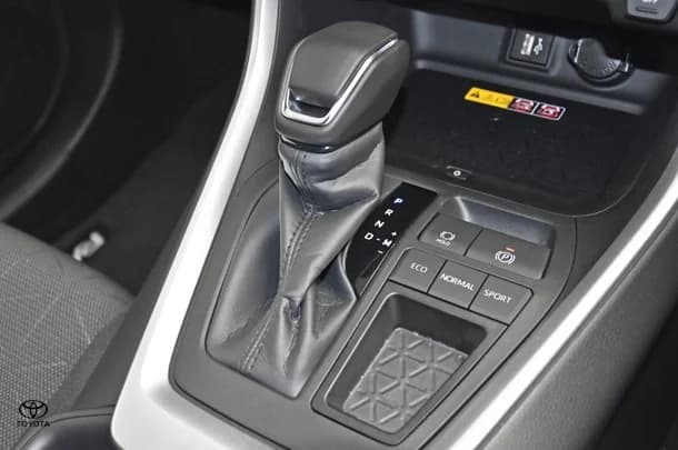 2024 Toyota RAV4 GXL-2WD image 12