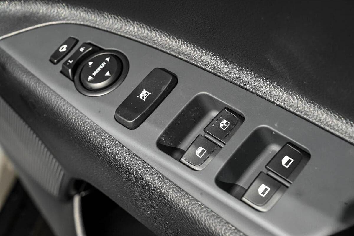 2024 Kia Stonic S Auto FWD MY25 image 18