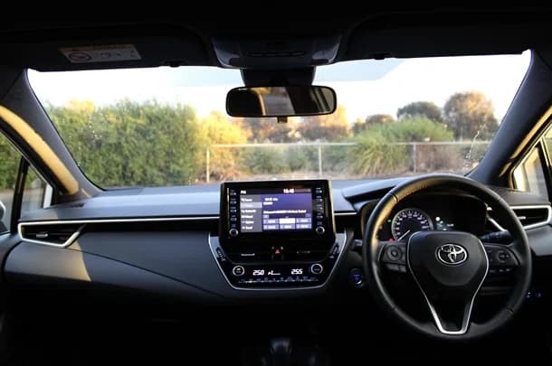 2020 Toyota Corolla Hatch Hybrid SX image 12