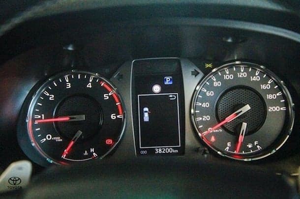 2023 Toyota Hilux GR-SPORT image 12
