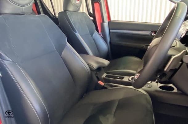 2023 Toyota Hilux GR Sport image 21