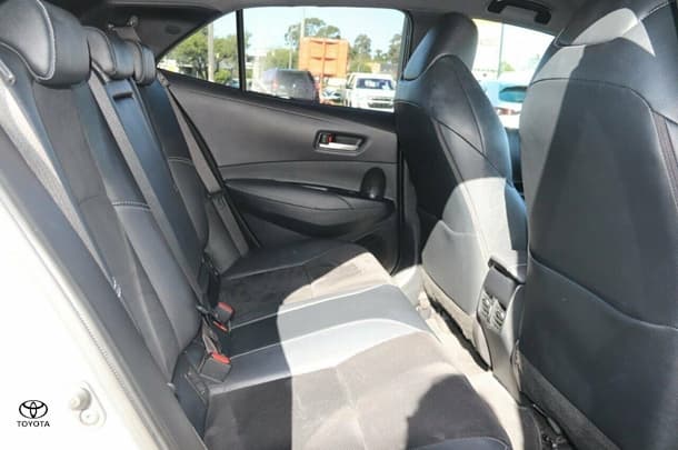 2021 Toyota Corolla Hatch Hybrid ZR image 7