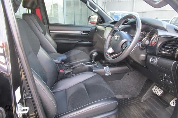 2024 Toyota Hilux GR-S image 10