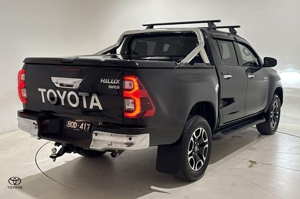 2021 Toyota Hilux SR5 image 9