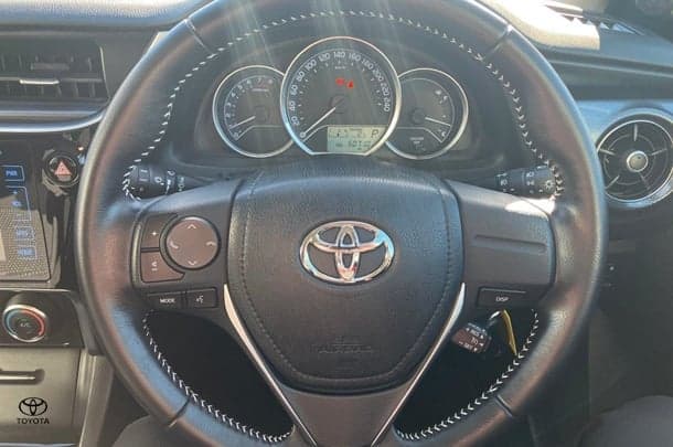 2015 Toyota Corolla Ascent Sport image 16