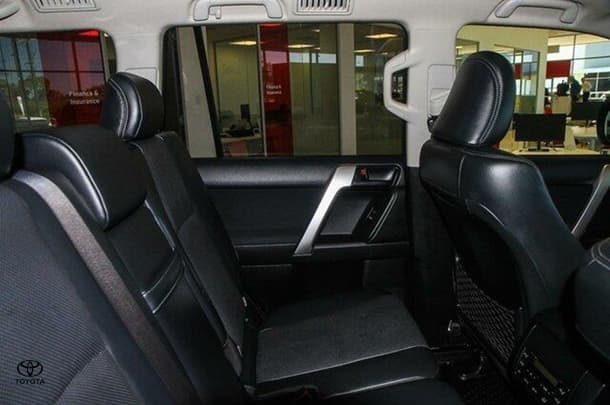 2019 Toyota Prado GXL image 10