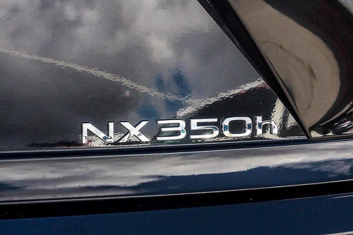 2025 Lexus NX NX350h Luxury Auto 2WD image 6