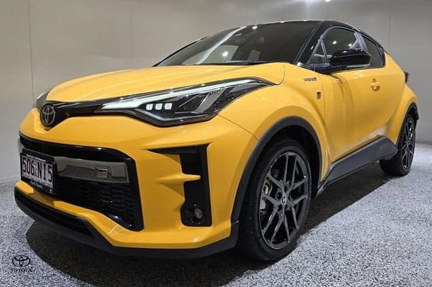 2023 Toyota C-HR Hybrid GR-S image 5