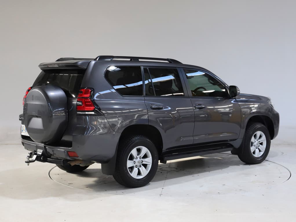 2021 Toyota Prado GXL image 7