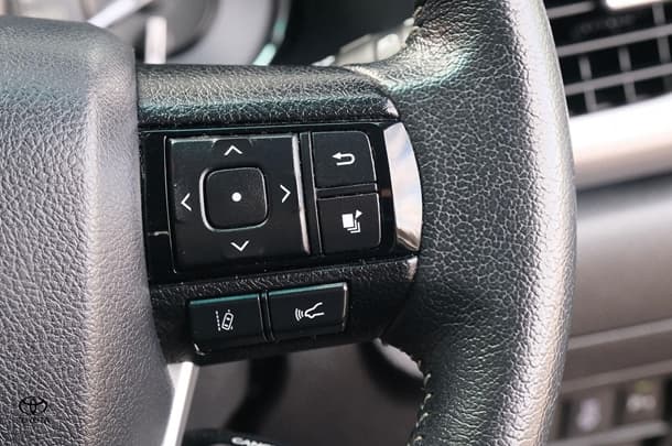 2022 Toyota Hilux SR5 image 15