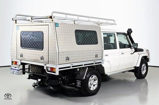2021 Toyota LANDCRUISER MILITARY GXL image 9