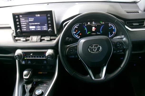 2022 Toyota RAV4 XSE image 16