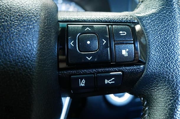 2024 Toyota Hilux 4x4 SR5 image 19
