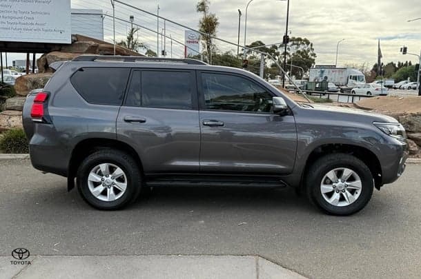2021 Toyota Prado GXL image 2