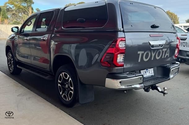 2022 Toyota Hilux SR5 image 6