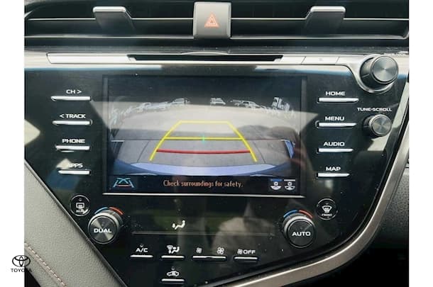 2019 Toyota Camry SL image 15