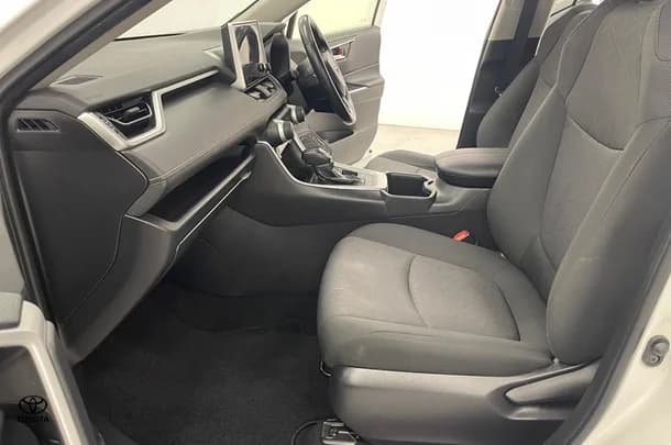 2023 Toyota RAV4 Hybrid GXL-2WD image 18