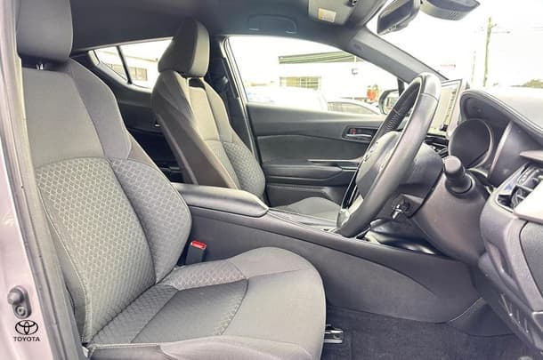 2022 Toyota C-HR GXL-2WD image 12