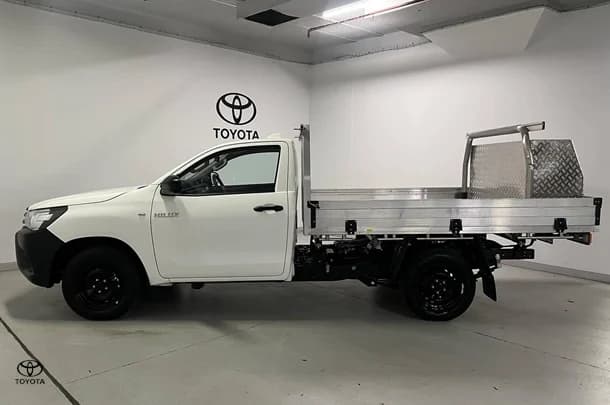 2024 Toyota Hilux Workmate image 9