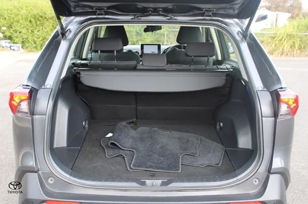2023 Toyota RAV4 Hybrid GX-2WD image 17