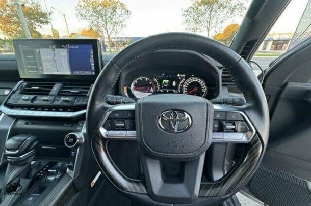 2022 Toyota Landcruiser Sahara image 14