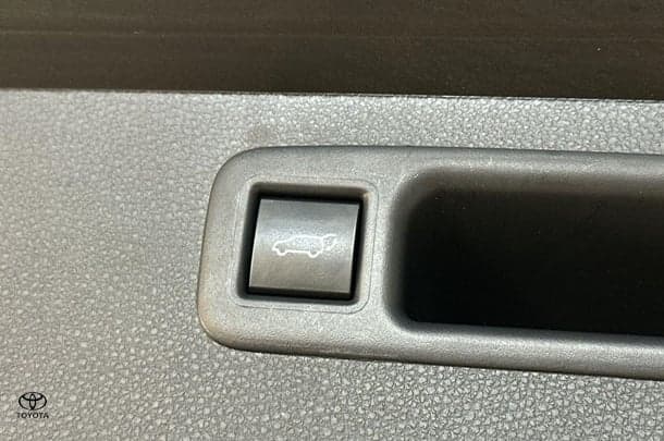 2023 Toyota Kluger 4x2 GRANDE image 38