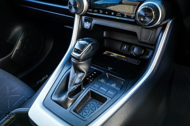 2020 Toyota RAV4 GXL image 20