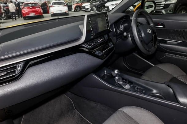 2021 Toyota CH-R GXL AWD image 9
