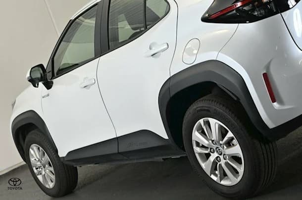 2023 Toyota Yaris Cross Hybrid GX image 16