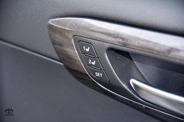 2023 Toyota Kluger Hybrid AWD GRANDE image 14