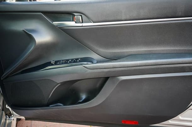 2019 Toyota Camry Hybrid Ascent image 14