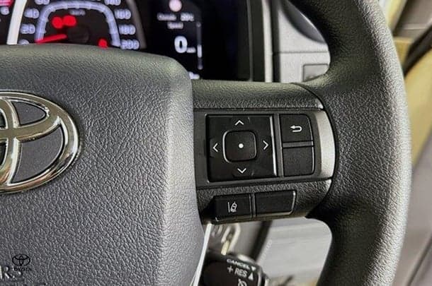 2025 Toyota LANDCRUISER MILITARY GXL image 16