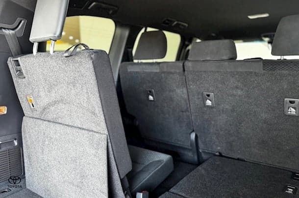 2022 Toyota Landcruiser GXL image 15
