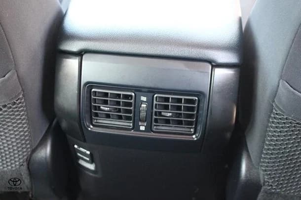 2018 Toyota Prado GX image 14
