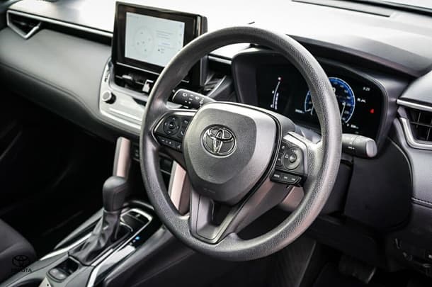 2024 Toyota Corolla Cross GX image 13