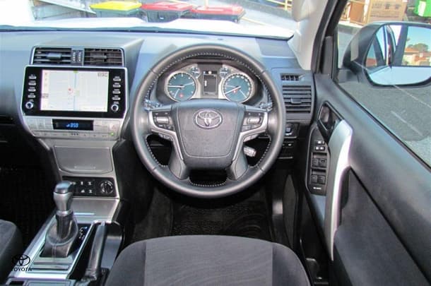 2020 Toyota Prado GXL image 14