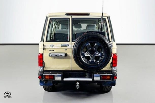 2023 Toyota LANDCRUISER MILITARY GXL image 7