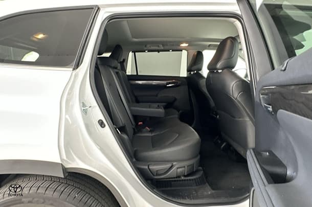 2024 Toyota Kluger Hybrid AWD GRANDE image 18