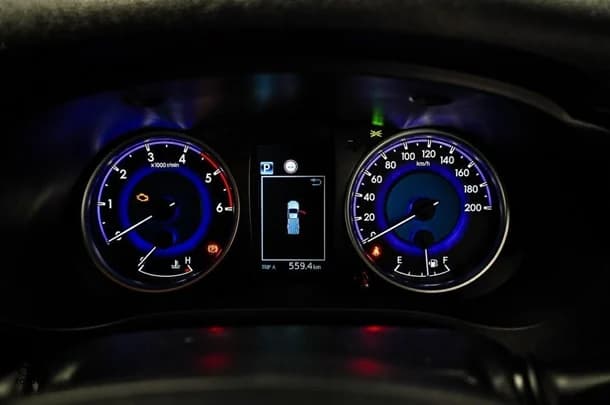 2019 Toyota Hilux 4x4 SR image 21
