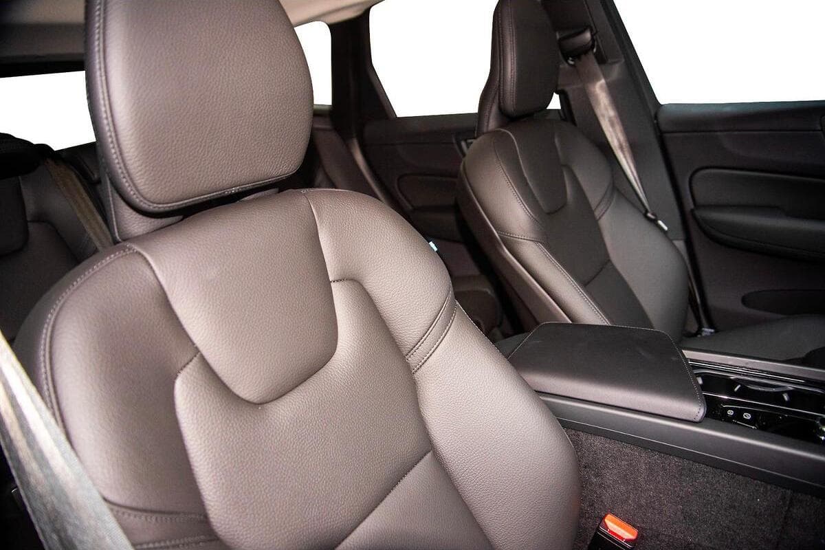 2025 Volvo XC60 Plus T8 Plug-In Hybrid Auto AWD MY25 image 8