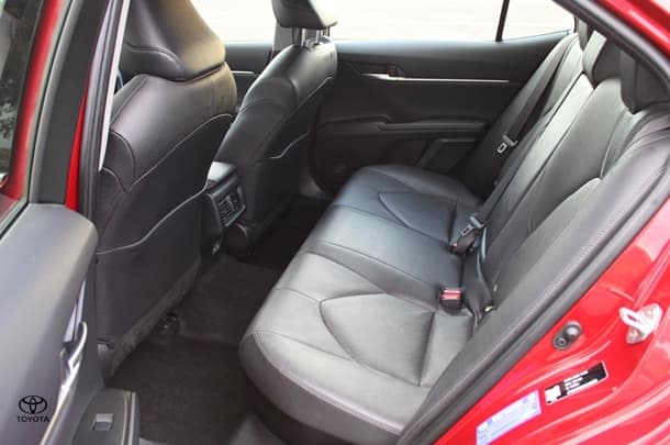 2023 Toyota Camry Hybrid SL image 18