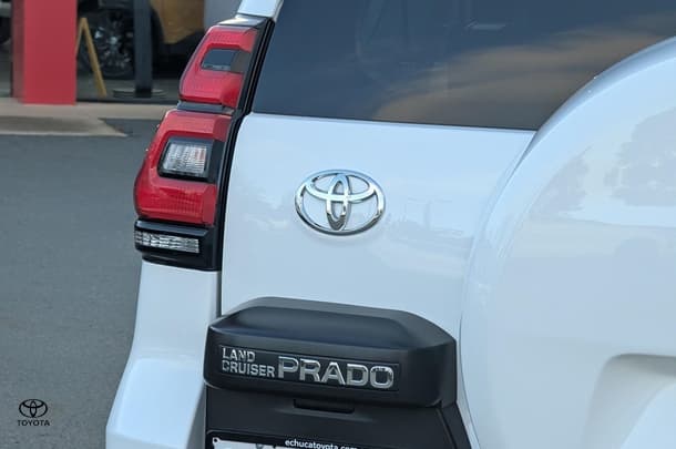 2021 Toyota Prado GXL image 17