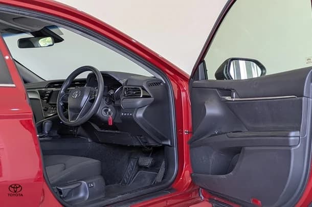 2019 Toyota Camry Ascent image 18