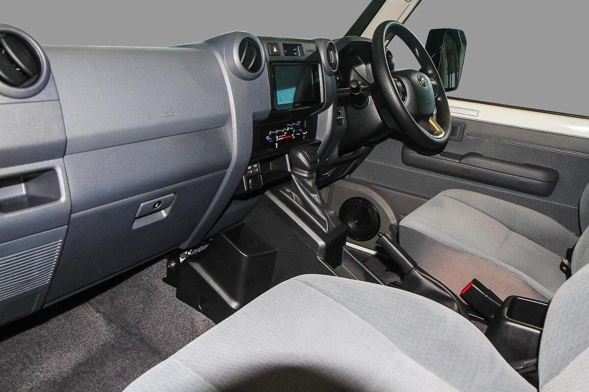 2024 Toyota Landcruiser GXL Troopcarrier Auto 4x4 image 5