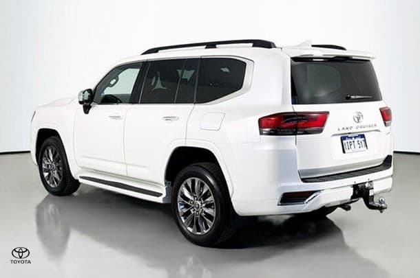 2022 Toyota LANDCRUISER Sahara ZX image 6
