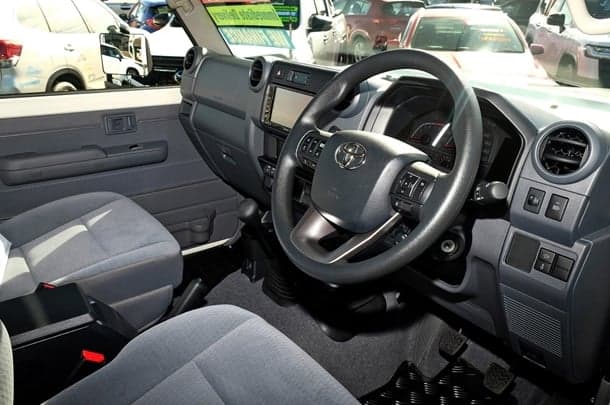 2025 Toyota LC MILITARY GXL image 6
